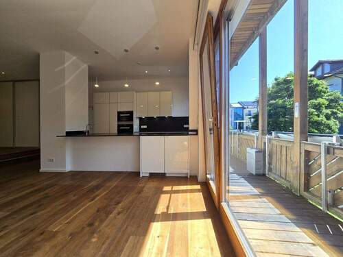 Wohnzimmer und Balkon - 