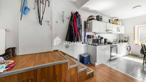 Wohnzimmer 1 - Wertvoll wohnen oder klug vermieten: Altbau-Rarität in gepflegter Lage