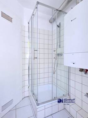 Badezimmer mit Dusche - 