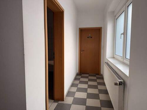 Flur zu den Toiletten - 