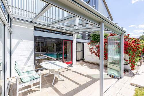 Überdachte Terrasse - Doppelhaushälfte mit 111,00 m² in Berlin zum Kaufen