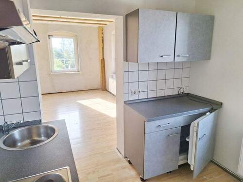 kleine Wohnung im OG - 1 Zimmer Mehrfamilienhaus, Wohnhaus in Lohmen