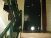 Treppenhaus mit Fahrstuhl.JPG - 