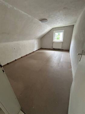 1. Schlaf-/Kinderzimmer - 