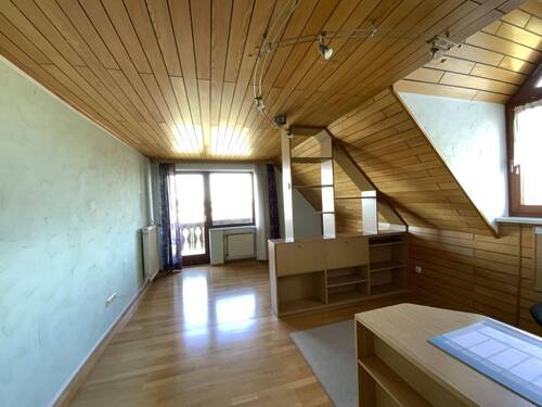 Zimmer im Dachgeschoss - 