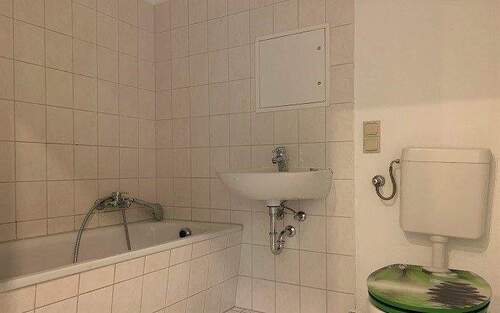 Bad - 4 Zimmer Etagenwohnung zur Miete in Oschersleben