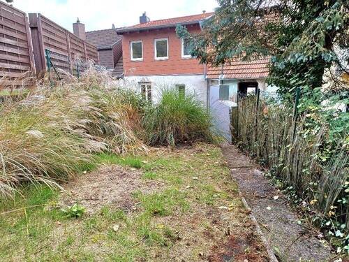 Rückseite mit Garten - 