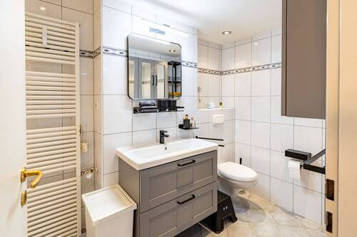 Obergeschoss - Wannenbad - 