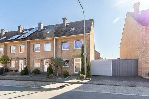 Vorderansicht - 4 Zimmer Reihenendhaus zum Kaufen in Neuss