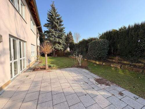 Südterrasse/Garten - Exklusives Wohnen im Grünen! Sehr schöne 4 Zi. Erdgeschosswohnung mit traumhaften Garten und großzügigen Grundriss im - Stadtteil Gaismannshof