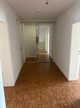 Diele mit Einbauschrank - 