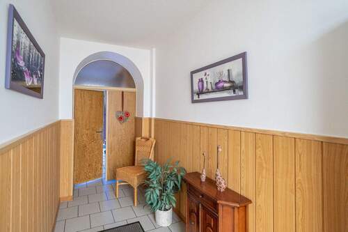 Hauseingang - 1 Zimmer Mehrfamilienhaus, Wohnhaus in Mönchengladbach