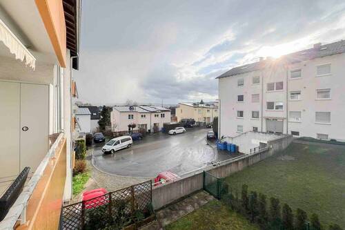 Aussicht Balkon - Zentrumsnah und doch familienfreundlich: Schöne 2-Zimmer-Wohnung in Ulm mit Balkon