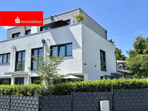 Vorderansicht - Luxuriöse Doppelhaushälfte mit exklusiver Ausstattung und Garage - OF-Buchrainviertel!