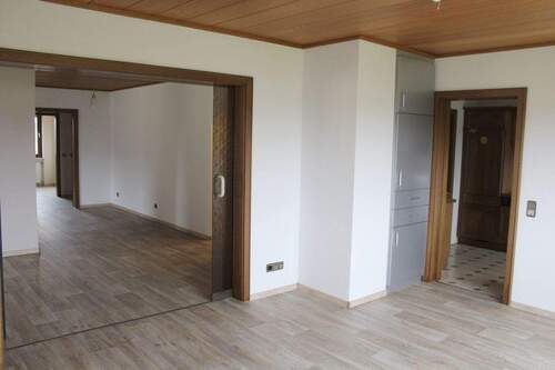 ... ins Esszimmer - 
