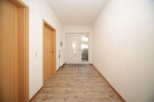 6_Eingangsflur - 3 Zimmer Einfamilienhaus in Arnsberg / Neheim