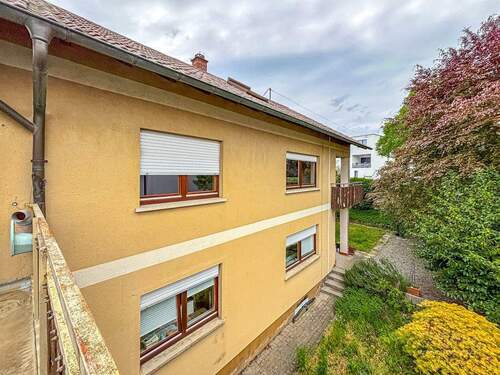 Rückansicht Balkon - 9 Zimmer Mehrfamilienhaus, Wohnhaus in Hohberg / Hofweier