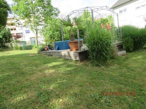 Garten Rückseite.JPG - 4 Zimmer Terrassenwohnung in Lappersdorf