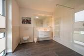 En_Suite Bad-1 mit Tageslicht.jpg - 