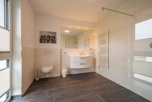 En_Suite Bad-1 mit Tageslicht.jpg - 