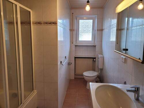 Badezimmer.jpg - 1 Zimmer Etagenwohnung in Kleinrinderfeld