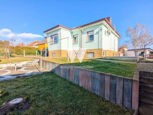 Hinter dem Haus - Einfamilienhaus + Nebenhaus 