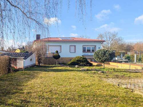 Vorderansicht - 7 Zimmer Büro zum Kaufen in Jesewitz