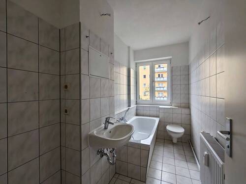 Tageslichtbad mit Wanne - 