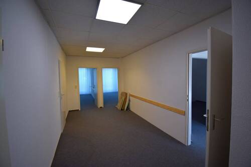 Flur - 3 Zimmer Büro zur Miete in Geestland - Langen