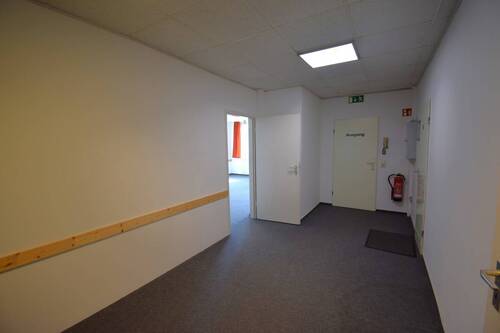 Flur - 3 Zimmer Büro in Geestland - Langen