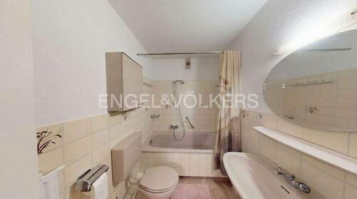 Badezimmer (Einrichtung digital entfernt) - 