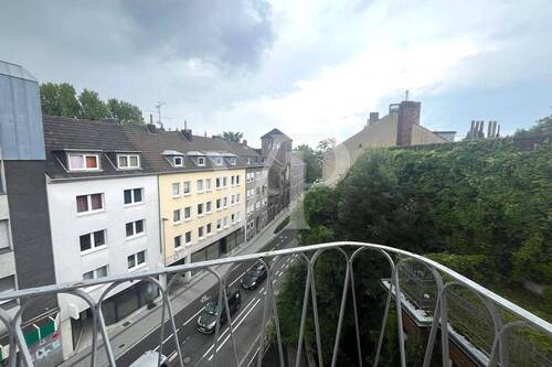 Balkon - Renovierte 4-Zimmer Wohnung in zentraler Lage - Wilhelmstraße - WG geeignet