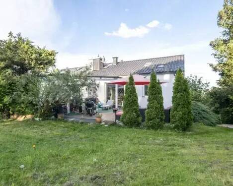 Südseite mit Wintergarten - 7 Zimmer Doppelhaushälfte zum Kaufen in Berg