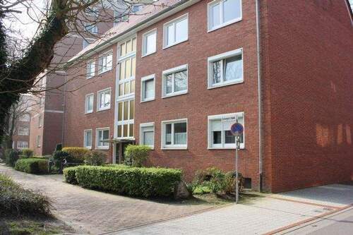 Hausfront - 3 Zimmer Etagenwohnung in Emden