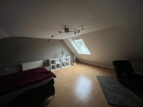 2 Schlafzimmer Wohnung Oben - 