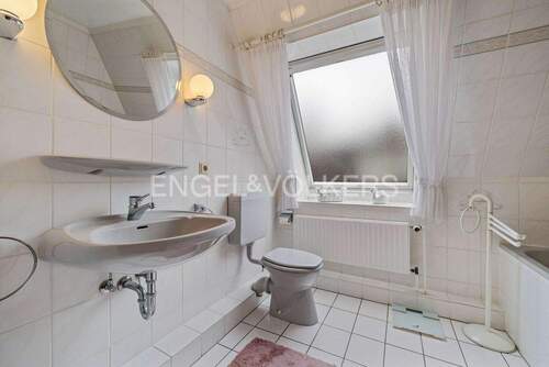 Vollbad im Obergeschoss - 