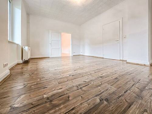 Wohnzimmer - 3 Zimmer Etagenwohnung zum Kaufen in Kehl