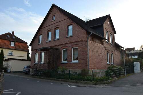 Straßenansicht - 7 Zimmer Einfamilienhaus zum Kaufen in Barsinghausen