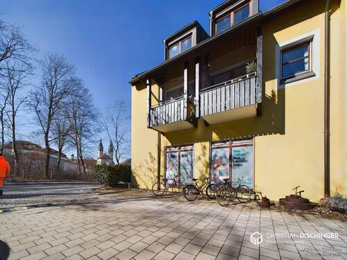 Ansicht Eckladen - 2 Zimmer Gewerbeobjekt (Büro, Produktion, Verkauf) in Regensburg / Ziegetsdorf