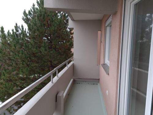 Bild 6 - Attraktive 2-Zi.-Wohnung mit Loggia und Einbauküche zu vermieten (schicken Sie uns eine Beschreibung von sich)