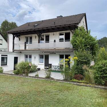 Hausansicht SuedWest - Großzügiges Mehrgenerationenhaus mit schönem Garten und Ausbaureserve im Speicher