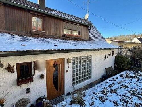 Hauseingang - 5 Zimmer Doppelhaushälfte zum Kaufen in Steinenbronn