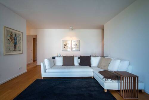 offenes Wohnzimmer - Luxuriöse Wohnung samt hochwertiger Einrichtung und zwei Balkons mit Blick auf den Berliner Zoo