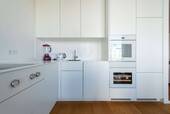 hochwertige Küche mit Weinkühlschrank - 