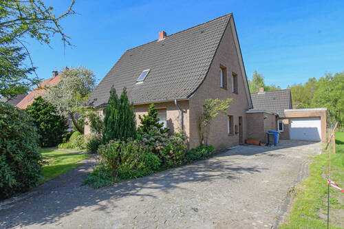 Ansicht - 6554 - Wohnen und Wohlfühlen: Großzügiges Einfamilienhaus in ruhiger Lage!