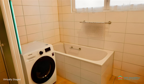 TL - Bad mit Waschmaschinenanschlüssen - 