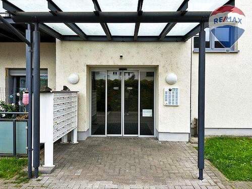 02 Hauseingang - 2 Zimmer Etagenwohnung zum Kaufen in Limburg