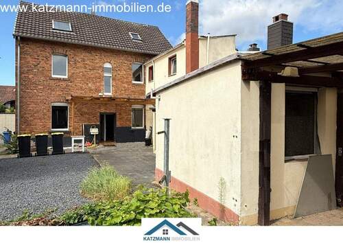 Bild 1 - Freistehendes Einfamilienhaus mit viel Platz und guter Lage, großer Innenhof inklusive