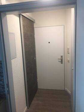 Diele Schiebetür zum Bad.jpg - 