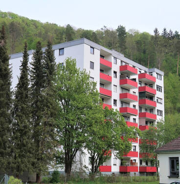 Außenansicht - 4 Zimmer Eigentumswohnung mit Balkon und Garage